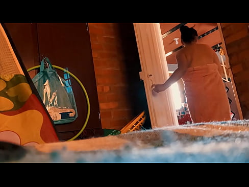 ❤️ मेरे चाचा शॉवर में मेरा पीछा करते हैं, जब मैं स्नान करता हूं तो वह मुझे चोदता है। सुपर सेक्स hi.assistirhentai.ru पर  ️❤